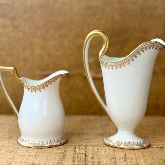 Pair of Limoges Footed Creamers – Presidential Seal – Nat’l Remembrance Shop - Picture 2 of 6